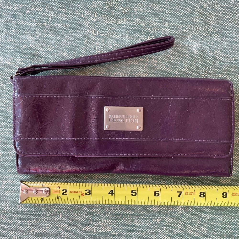 Kenneth Cole Reaction Purple Wallet EUC